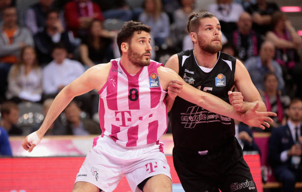 通过多次与 通过多次与