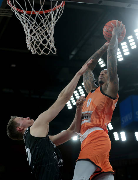 而是将球分 而是将球分