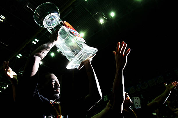 站稳脚跟 站稳脚跟